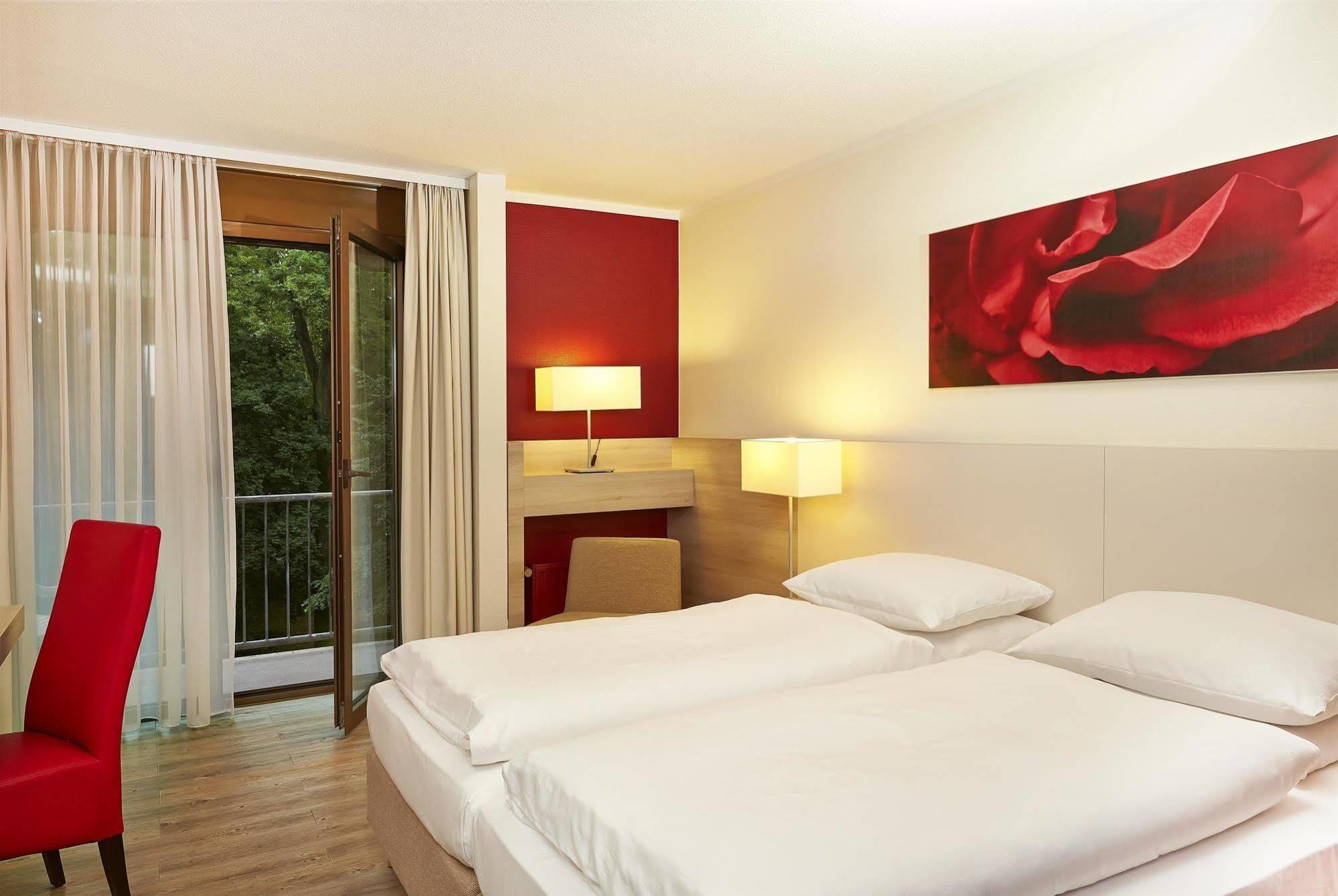 H+ Hotel Bad Soden Bad Soden am Taunus Dış mekan fotoğraf